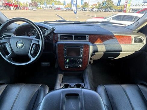 Used 2009 Chevrolet Suburban LT AWD/4WD image 26