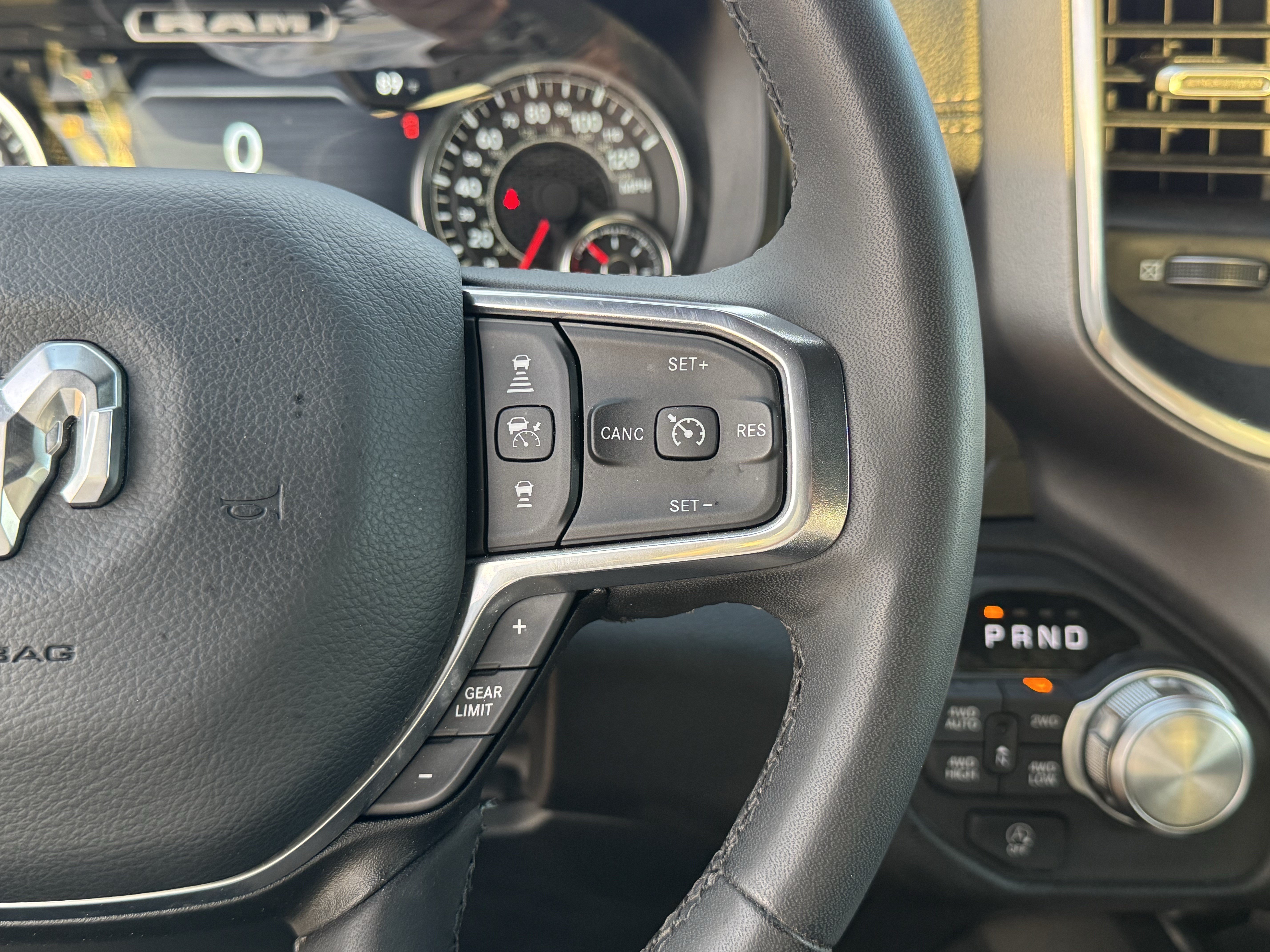 Used 2025 RAM 1500 Laramie w/ Sport Appearance Package AWD/4WD image 31