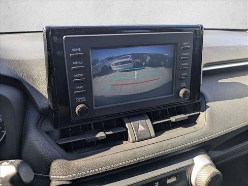 Used 2019 Toyota RAV4 LE image 10