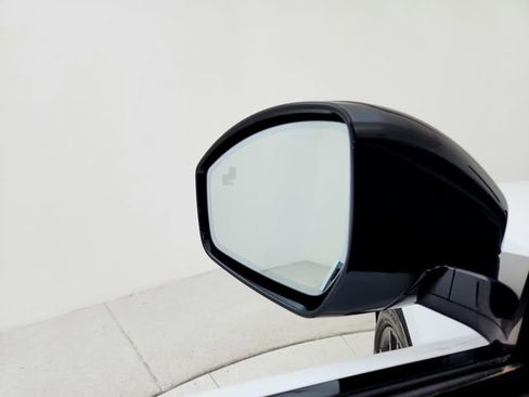 Used 2026 Land Rover Range Rover Velar S image 23