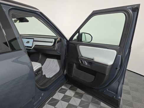 Used 2024 Rivian R1S Adventure AWD/4WD image 18