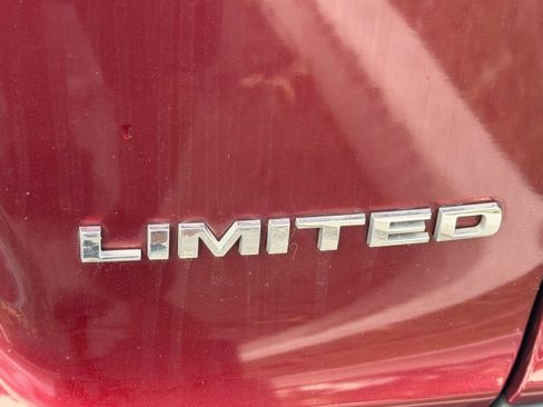 Used 2019 Jeep Cherokee Limited AWD/4WD image 13