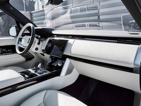 Used 2023 Land Rover Range Rover SE image 39