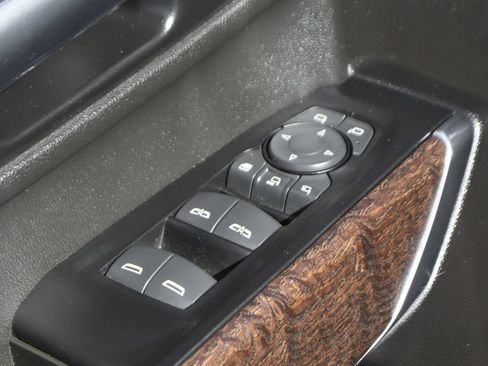 Used 2022 GMC Sierra 3500 Denali AWD/4WD image 19