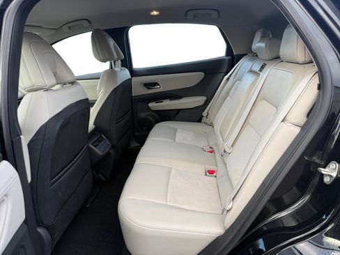 Used 2024 Nissan Ariya FWD image 16