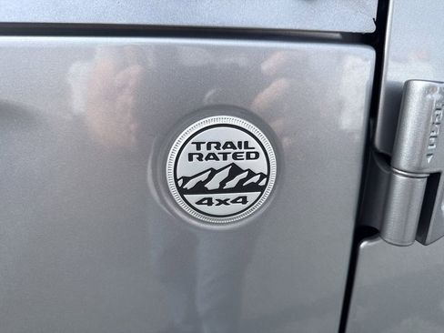 Used 2020 Jeep Gladiator Sport w/ Quick Order Package 24S image 13