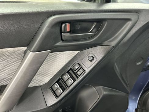 Used 2018 Subaru Forester 2.5i Premium w/ All-Weather Package AWD/4WD image 11