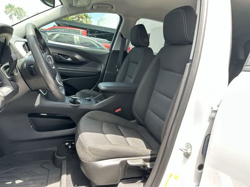Used 2023 GMC Terrain SLE w/ Elevation Edition FWD image 3