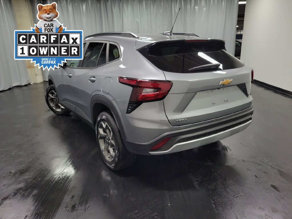 Used 2026 Chevrolet Trax LT FWD image 6