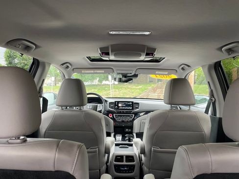 Used 2021 Honda Pilot Touring image 47