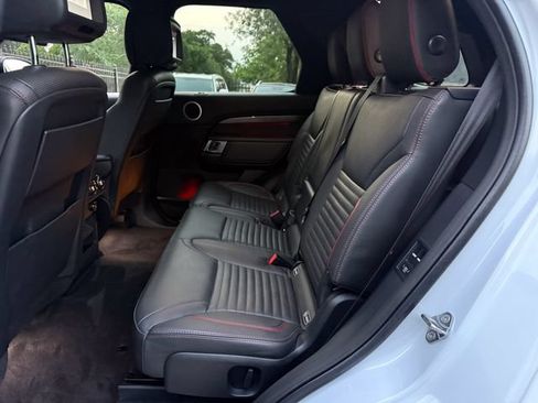 Used 2018 Land Rover Discovery HSE Luxury AWD/4WD image 13