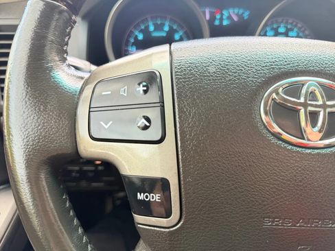 Used 2011 Toyota Land Cruiser w/ Upgrade Pkg AWD/4WD image 27