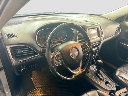 Used 2020 Jeep Cherokee Latitude Plus w/ Cold Weather Group image 10