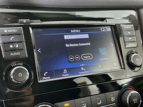 Used 2018 Nissan Rogue S AWD/4WD image 19