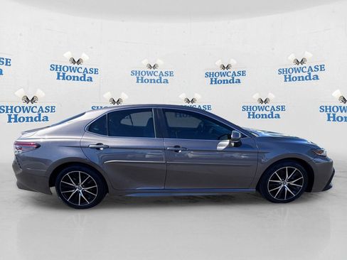 Used 2021 Toyota Camry SE w/ Convenience Package FWD image 9