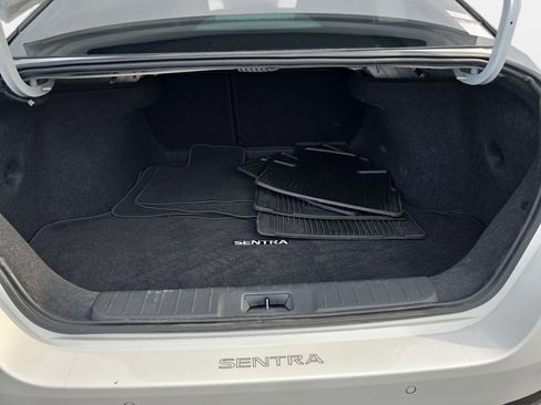 Certified 2025 Nissan Sentra SR w/ SR Premium Package FWD image 12