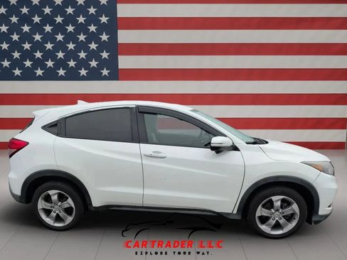 Used 2017 Honda HR-V EX image 5