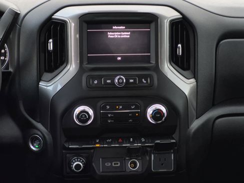 Used 2024 GMC Sierra 2500 Pro w/ Convenience Package image 17