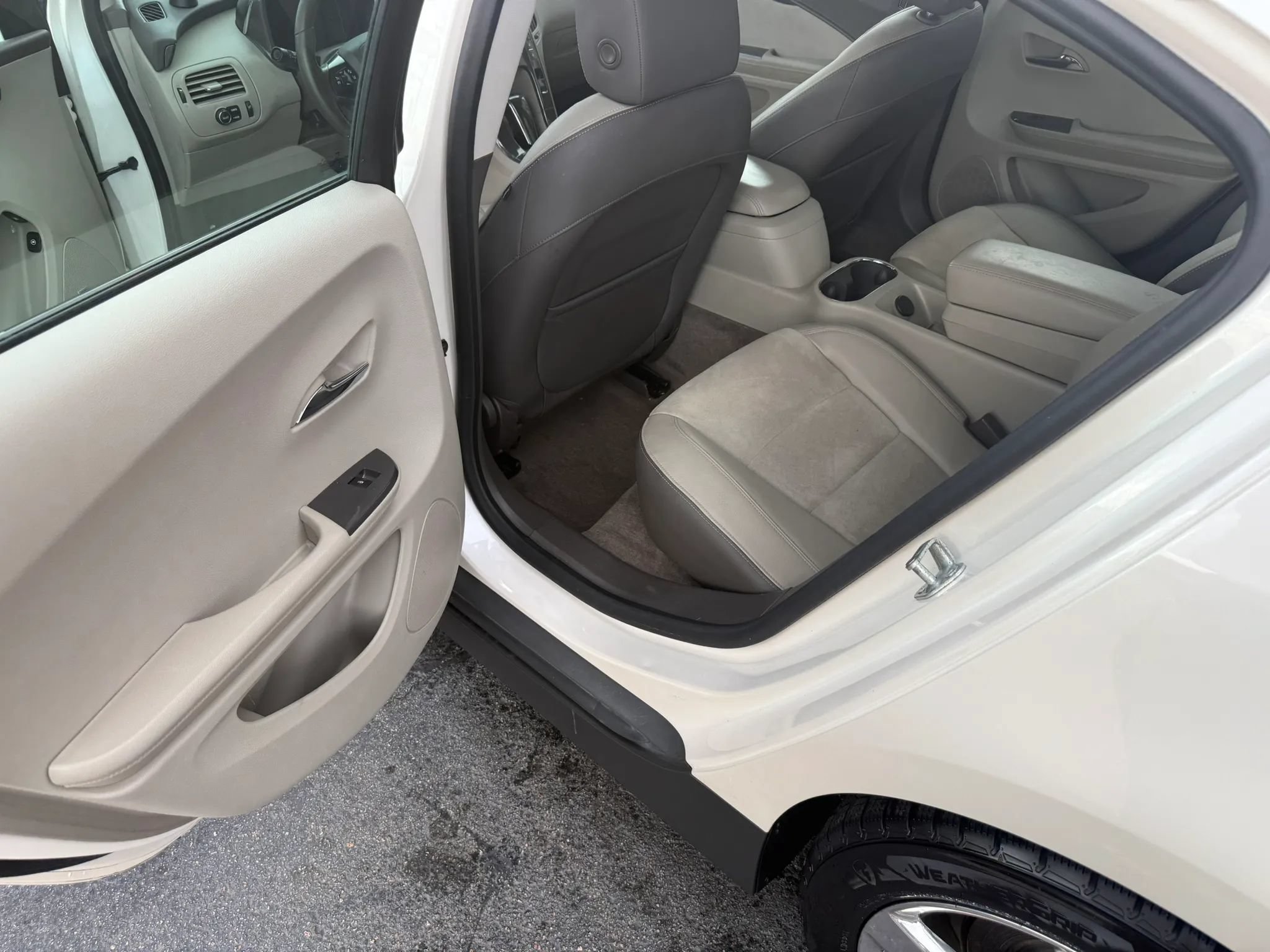 Used 2013 Chevrolet Volt Premium w/ Premium Trim Package FWD image 17
