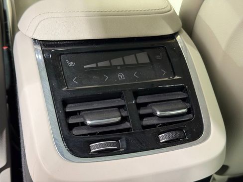 Used 2022 Volvo XC60 B5 Inscription w/ Advanced Package image 22