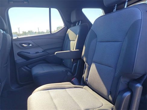 Used 2022 Chevrolet Traverse LT image 10