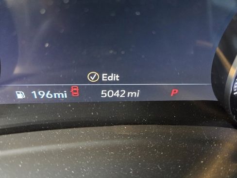 Used 2023 Buick Envision Avenir image 17