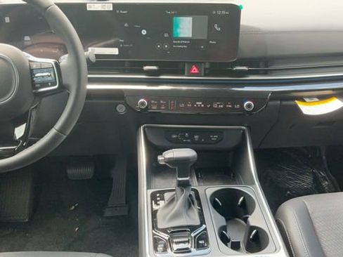 Certified 2025 Kia Carnival SX Prestige image 30