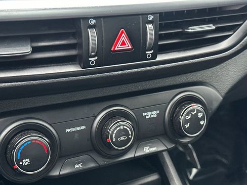 Used 2022 Kia Forte LXS w/ LXS Technology Package image 24