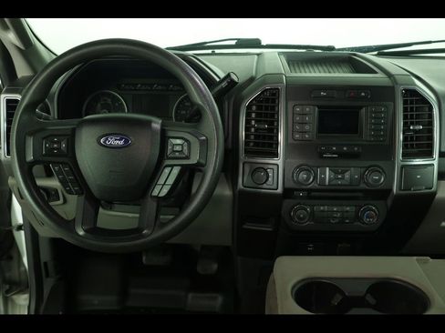 Used 2018 Ford F150 XLT image 13