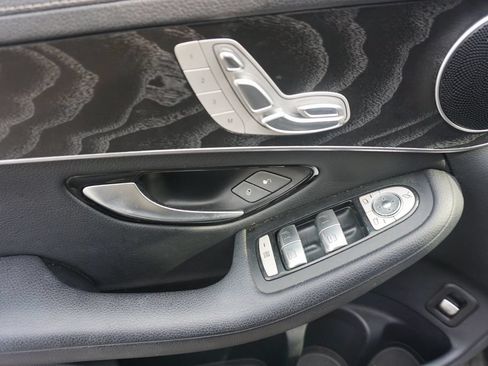Used 2016 Mercedes-Benz GLC 300 image 3