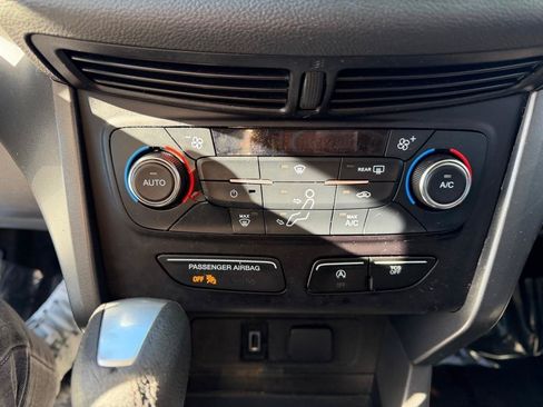 Used 2017 Ford Escape SE FWD image 36