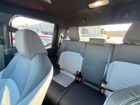 Used 2025 Toyota Tacoma TRD Off-Road image 37