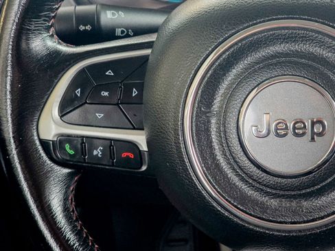Used 2019 Jeep Renegade Trailhawk image 38