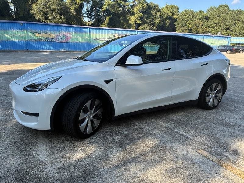 Used 2022 Tesla Model Y AWD image 12