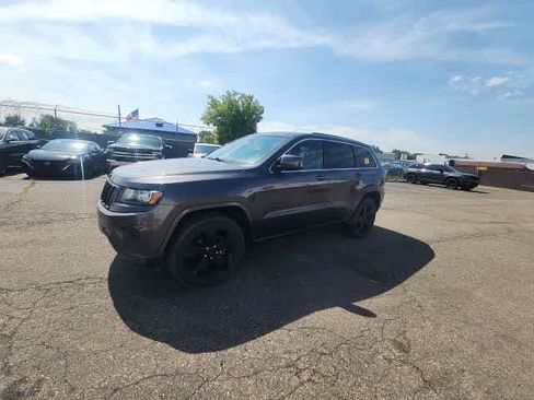 Used 2015 Jeep Grand Cherokee Altitude AWD/4WD image 25