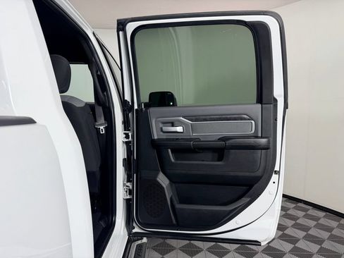 Used 2022 RAM 2500 Big Horn AWD/4WD image 30