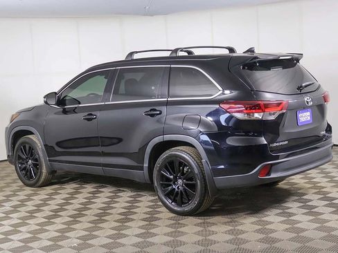 Used 2019 Toyota Highlander SE AWD/4WD image 11