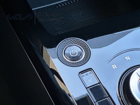Certified 2024 Kia Niro Wind FWD image 24