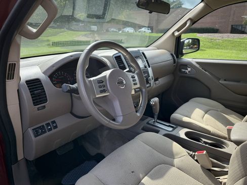Used 2016 Nissan Frontier SV AWD/4WD image 13