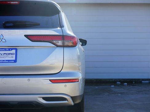 Used 2022 Mitsubishi Outlander SE image 40