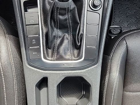 Certified 2024 Volkswagen Jetta SE FWD image 9