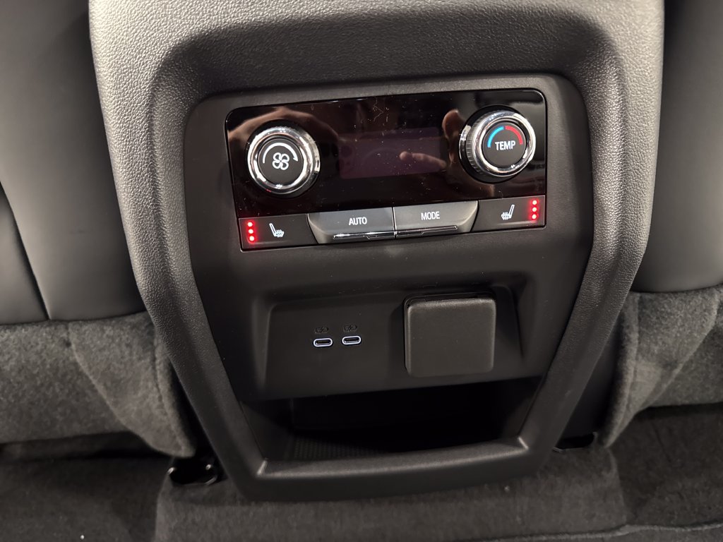 New 2027 Chevrolet Traverse RS AWD/4WD image 39