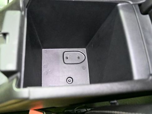 Used 2023 GMC Acadia SLT image 23