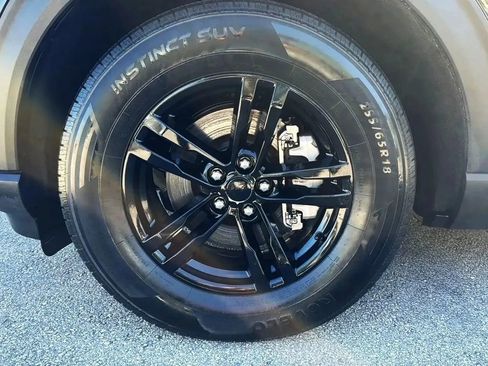 Used 2020 Ford Explorer XLT image 27