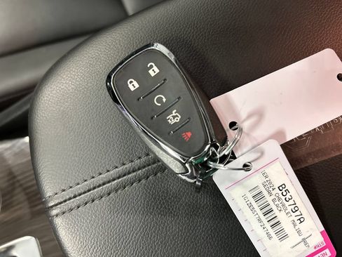 Used 2024 Chevrolet Malibu LT FWD image 22