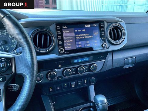 Used 2021 Toyota Tacoma TRD Sport image 7