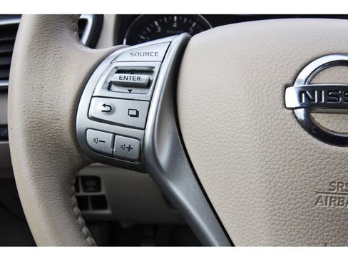 Used 2015 Nissan Rogue SL image 18