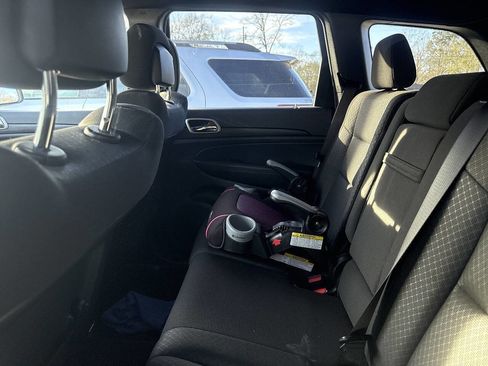 Used 2020 Jeep Grand Cherokee Laredo image 7