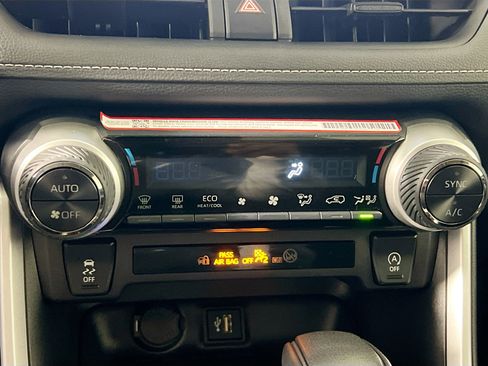 Used 2025 Toyota RAV4 XLE image 27