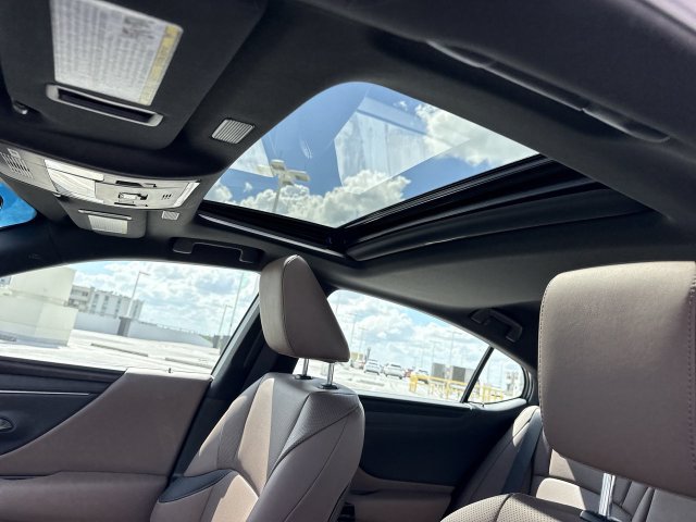 Certified 2025 Lexus ES 350 w/ Premium Package FWD image 22